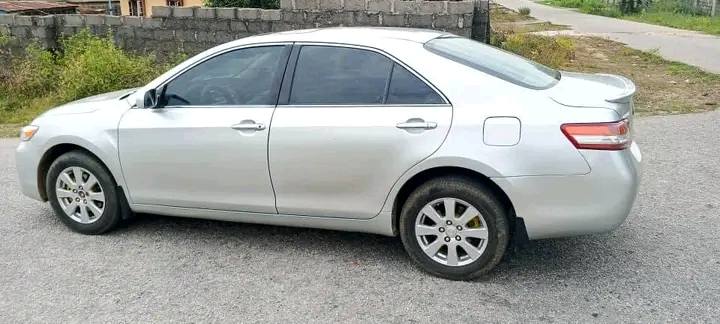 A picture of TOYOTA CAMRY