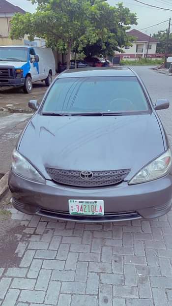 A picture of Toyota Camry 09
