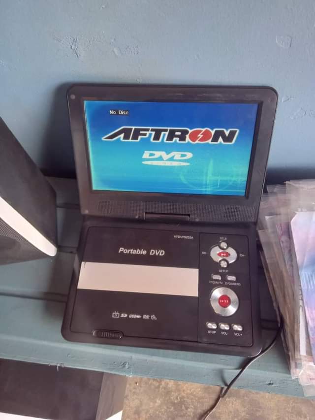 A picture of portable dvd and radio with cd player both at 180k