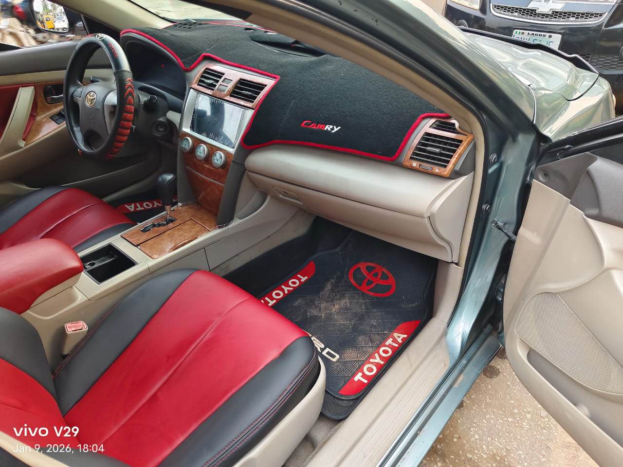 A picture of awoof Toyota Camry 2009 model engine gear AC everything is