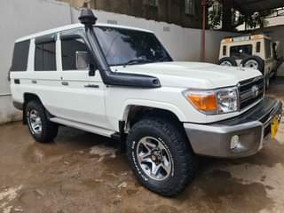 A picture of I m selling toyota land cruzer lx 2008