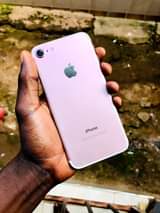 A picture of iPhone 7 128Gb at 270k