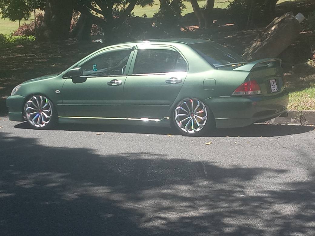 mitsubishi lancer