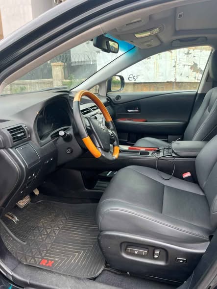A picture of Lexus RX350 2010