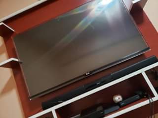 A picture of LG 43inch TV
