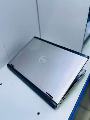 A picture of Dell Latitude 3350 450k