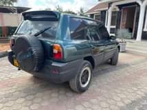 A picture of Toyota RAV4 year 1996 Full ac Full document Sports rims