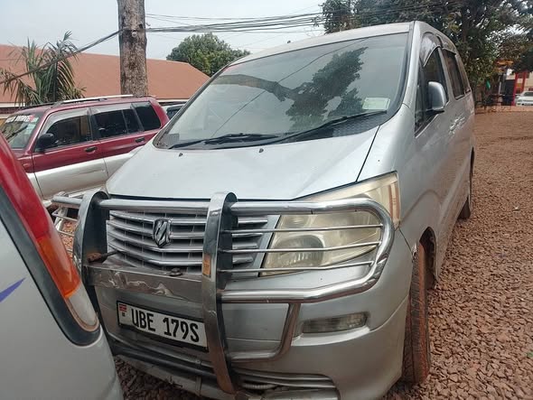 A picture of Toyota Alphard 16millions negotiable CALL 0786 92 82 59 LOCATED
