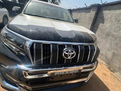 A picture of  TOYOTA LAND CRUISER PRADO VXR Super Fullest Option Model