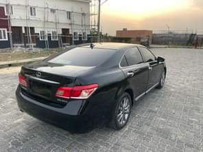 A picture of This is toks standard lexus Es350 2010 model reg but