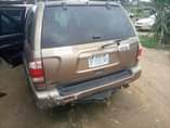 A picture of Nissan Pathfinder 2000 automatic gear 800k Good gear and engine