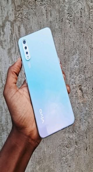 A picture of Vivo s1 256gb