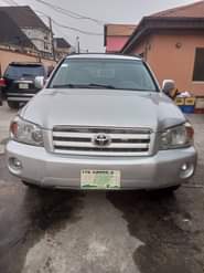 A picture of Neatly used Toyota Highlander 2007 model Very clean inside and