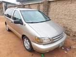 A picture of Toyota sienna