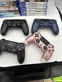 A picture of PS4 FULL SET SLIGHTLY USED BUT STILL PERFECT