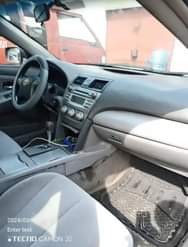 A picture of 2010 Camry with venza engine Engine has noise Body needs