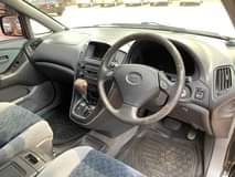 A picture of Toyota Harrier Lexus 5s 2.2cc