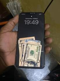 A picture of Iphonex max