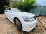 A picture of Toyota crown ATHLET DXR