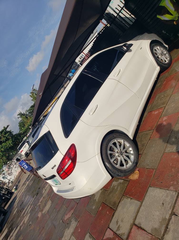 A picture of Mercedes Benz b200