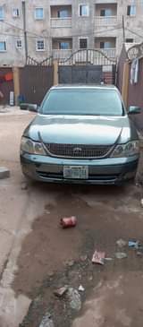 A picture of Toyota Avalon dashboard Everything is working Owerri imo state 1