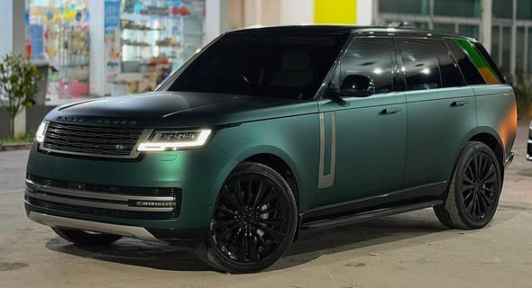 A picture of RANGE ROVER AUTOBIOGRAPHY