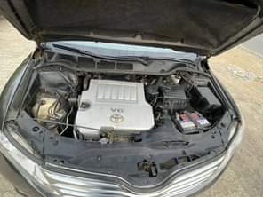 A picture of 08104854872 DISTRESS CLEAN USED 2010 TOYOTA VENZA GOING 8 8M