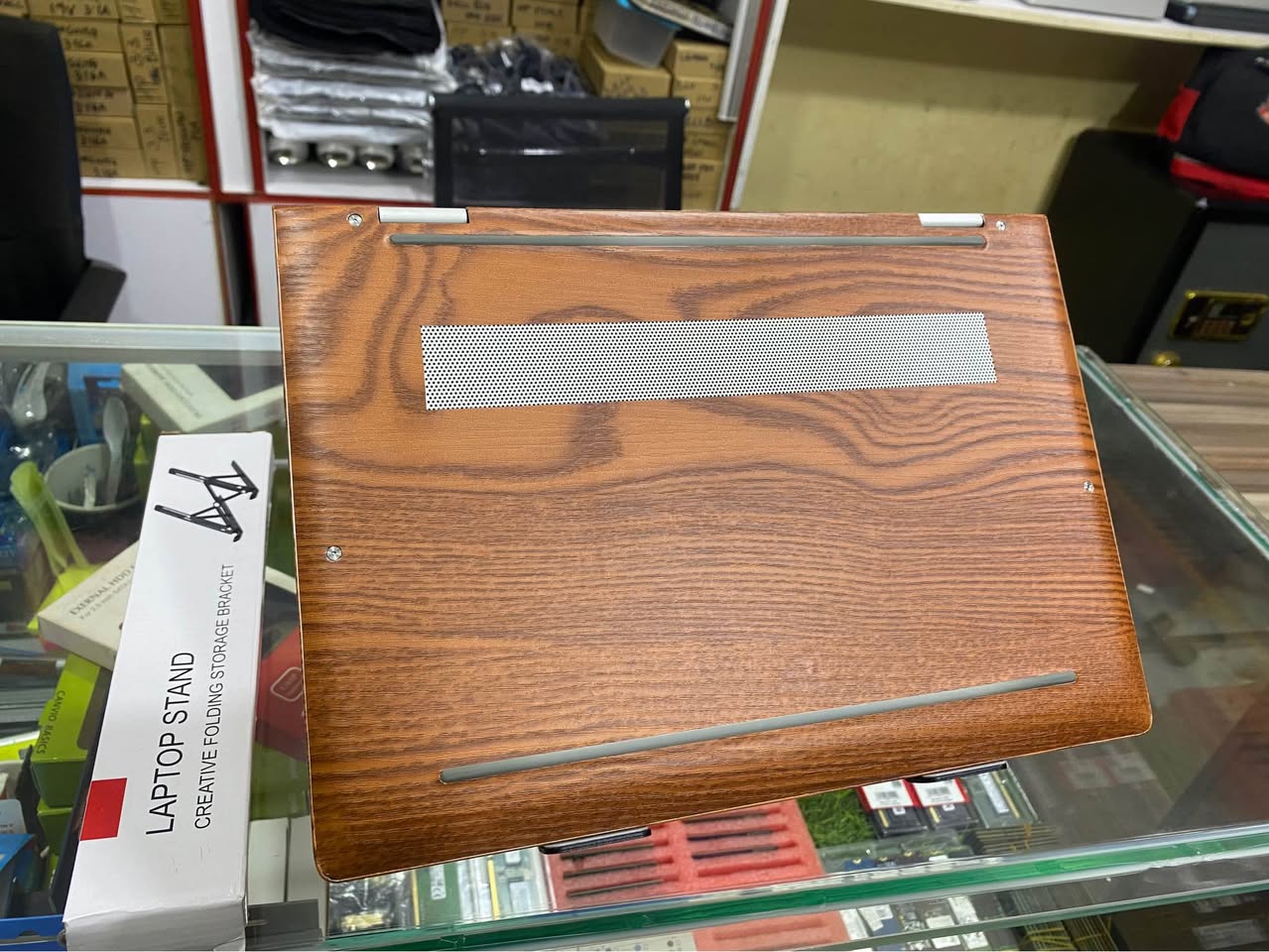 A picture of Laptop wrapping