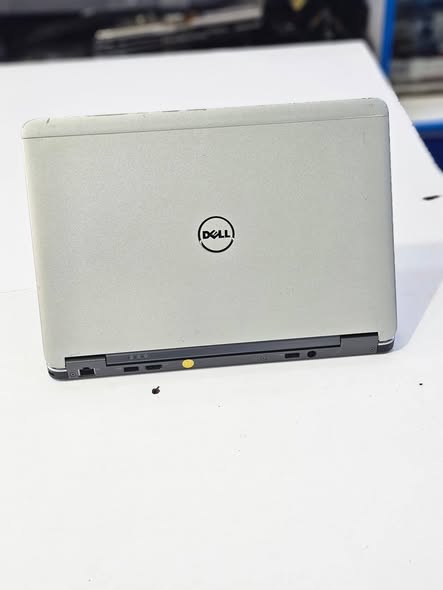 A picture of Dell latitude 7240