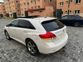 A picture of Few months used Toyota Venza fullest option Complete first body