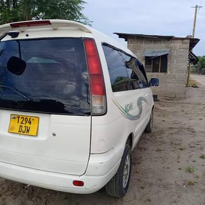 A picture of Toyota noah