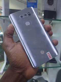 A picture of LG V30