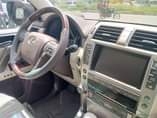 A picture of Tokunbo Lexus Gx460 2010 model Full Option