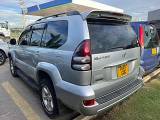 A picture of Prado diamond zipo mbili zote ni kali Bei ml 28