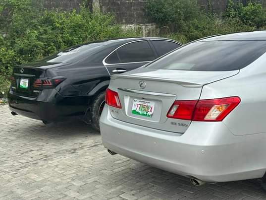 A picture of Lexus ES350 two units toks and used
