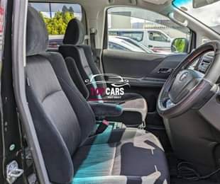 A picture of Toyota vellefire