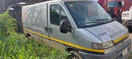 A picture of Peugeot Flat roof
