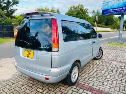 A picture of TOYOTA NOAH SR40
