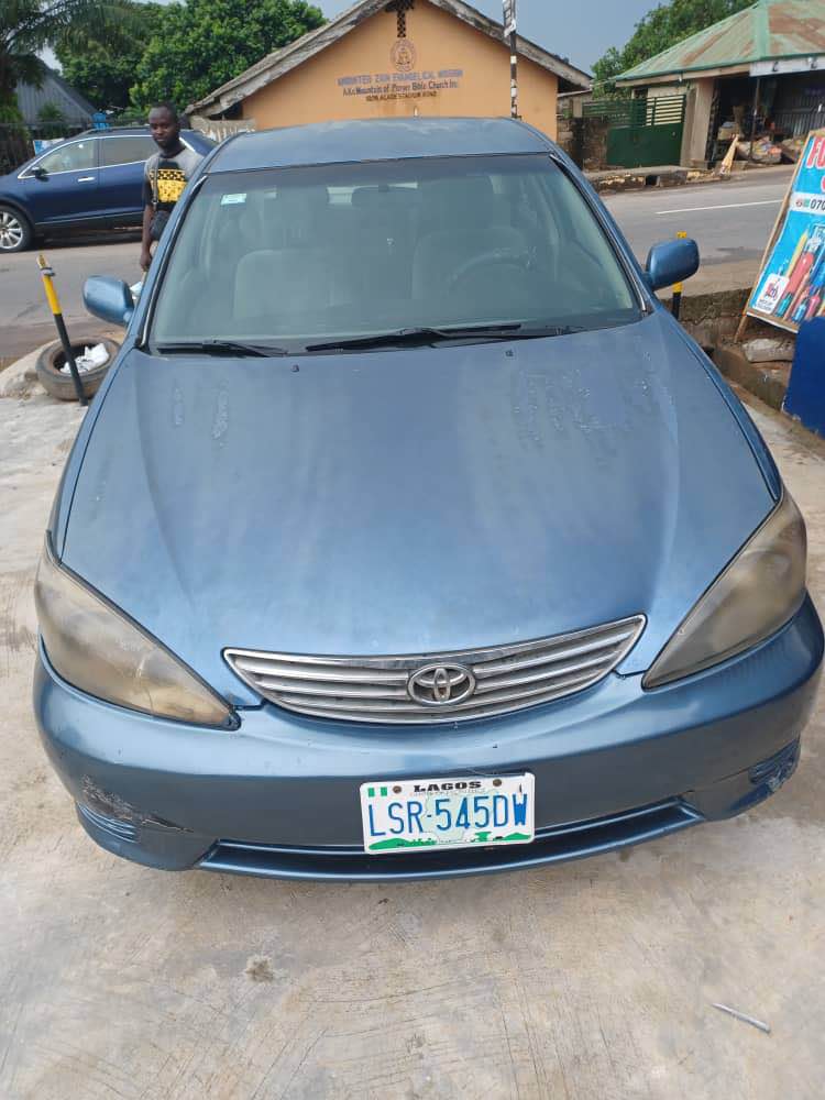 A picture of Toyota Camry 2004 model Partly first body Untouched engine and