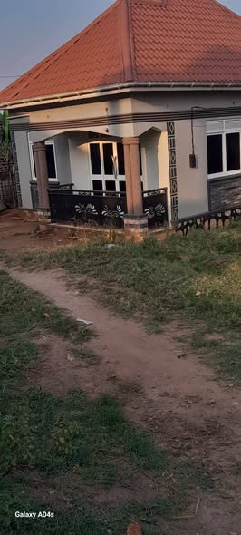 A picture of Beautiful house on quick sale located at matugga Kiggogwa town