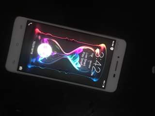 A picture of Vivo android phone