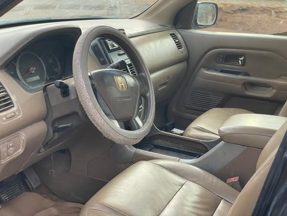 A picture of Honda Pilot 2007 model