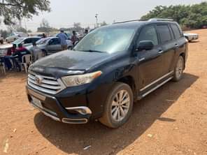 A picture of Distress sale 2008 Highlander Buy and fix the body 4