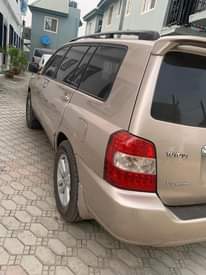 A picture of Good deal 2006 highlander limited 3 rows Untouched engine Gear