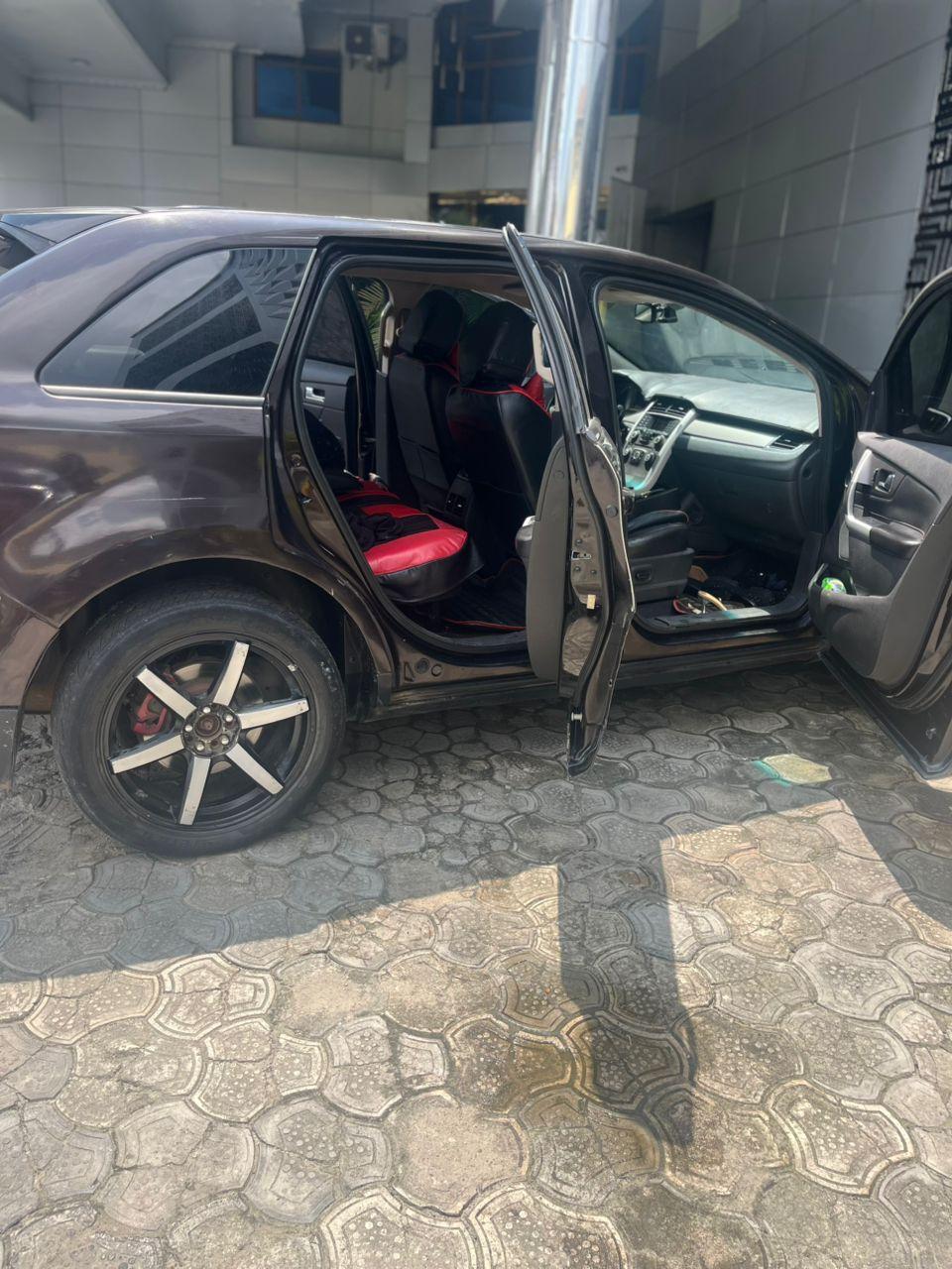 A picture of 2012 FORD EDGE