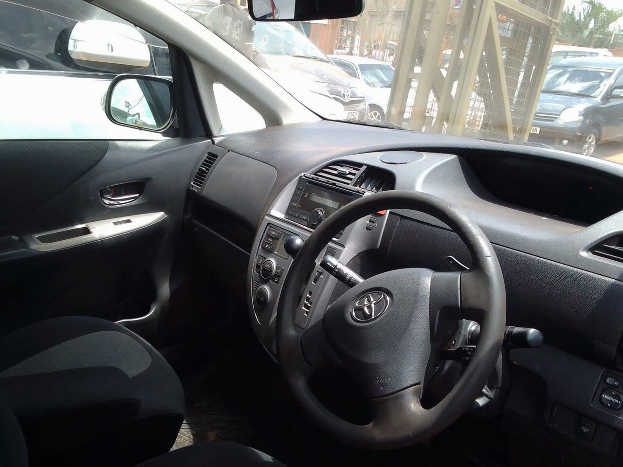 A picture of 2006 Toyota Ractis