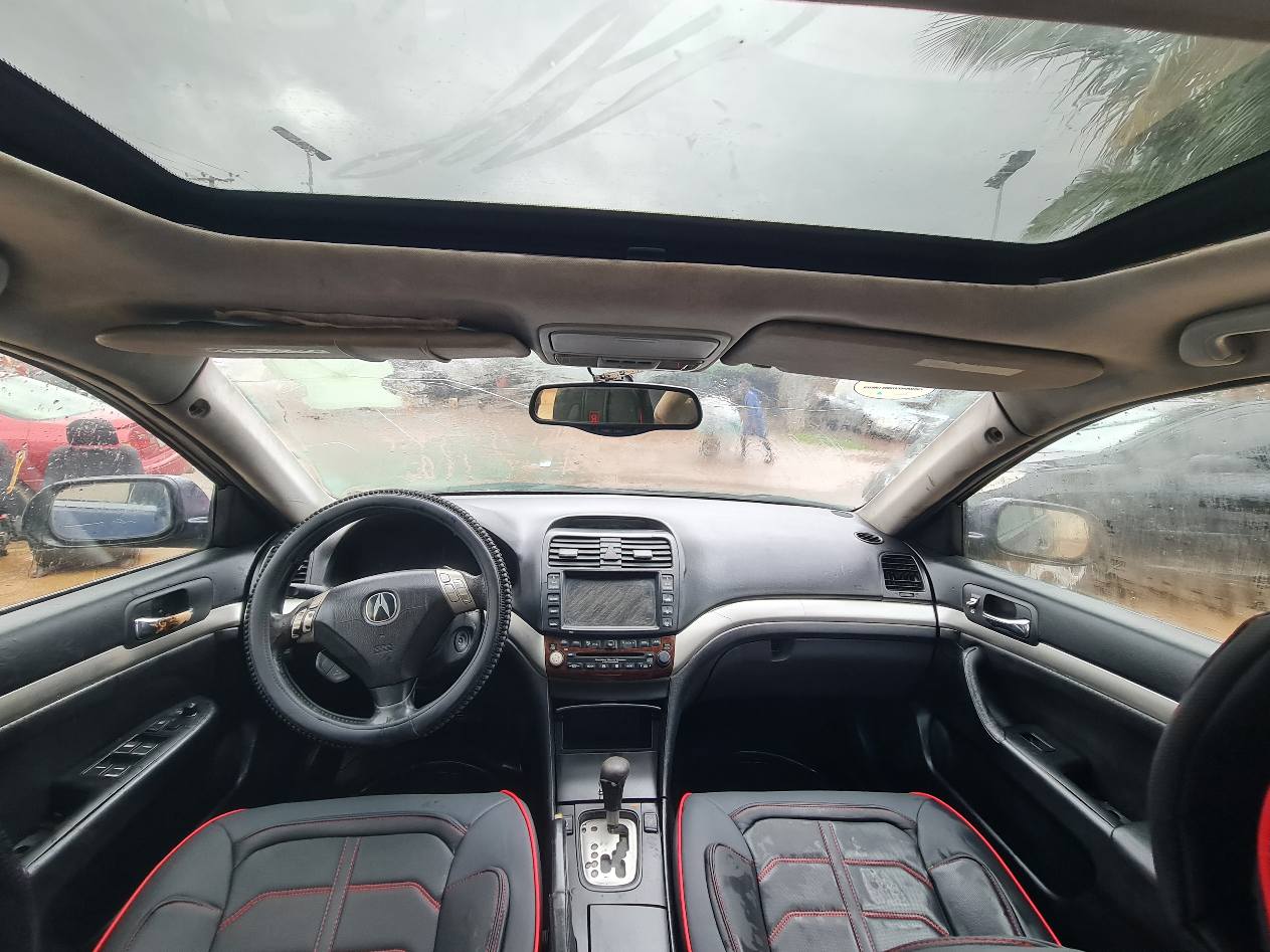 A picture of Toks Standard 06 Acura TSX in Fine Condition 4 plugs