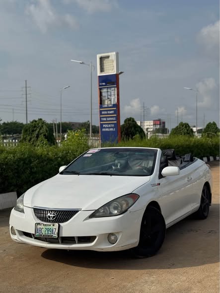 A picture of 2005 model Toyota solara