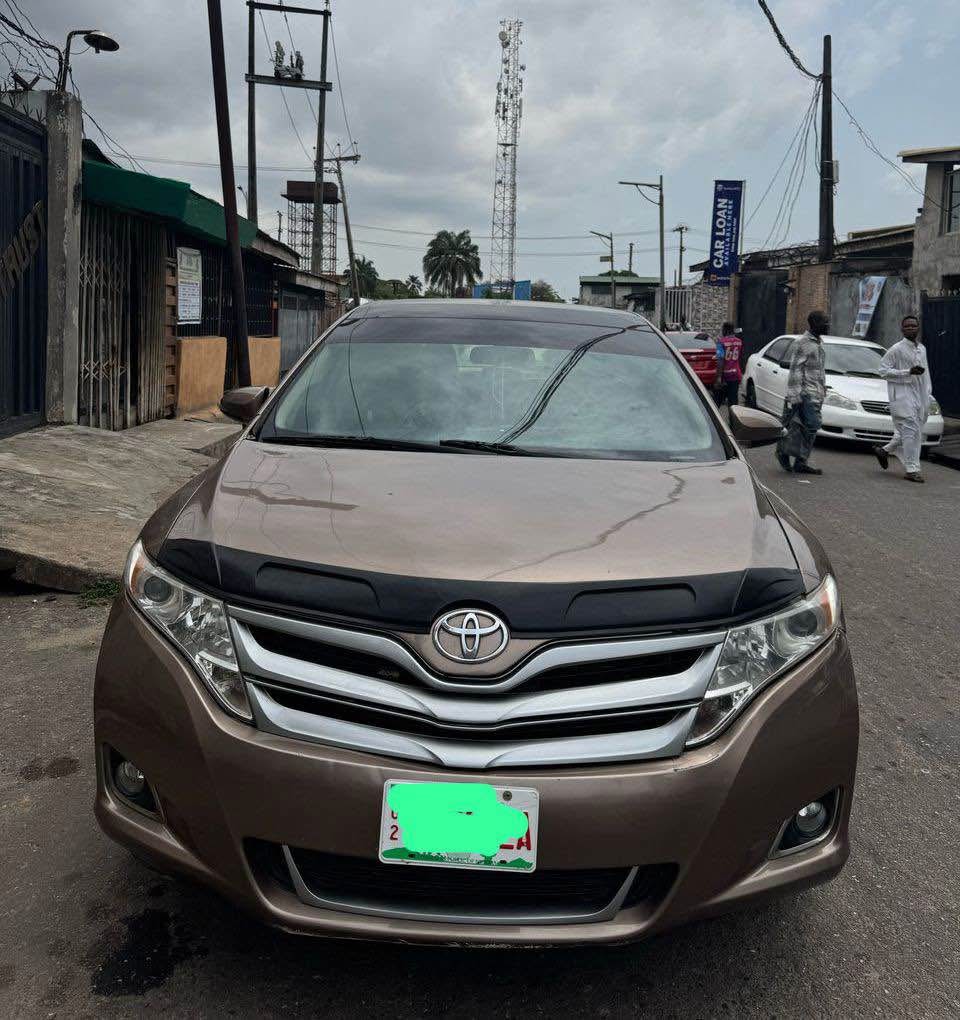 A picture of Quick deal V Clean 2011 Toyota Venza Fullest option with