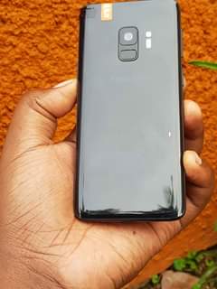 A picture of BLACK s9 GALAXY